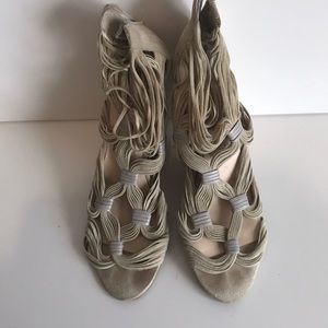 Boutique 9 Cream Wedge Espadrille Sandals Size 8